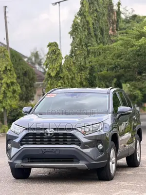 Toyota RAV4 XLE Premium 2021 Gray
