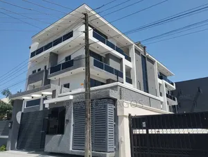 3bdrm Apartment in Lekki Phase 1 for rent