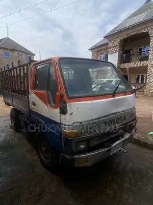Toyota Dyna Flatbed Truck for Sale