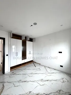 2bdrm Apartment in Ikate Lekki Lagos for rent