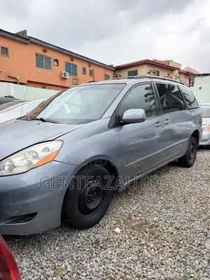 Toyota Sienna LE 2008 Blue