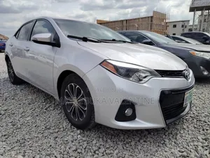 Toyota Corolla 2015 Silver
