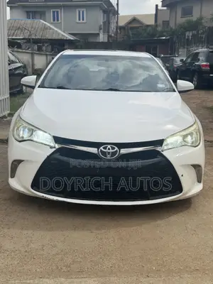 Toyota Camry XSE 4dr Sedan (2.5L 4cyl 6A) 2015 White
