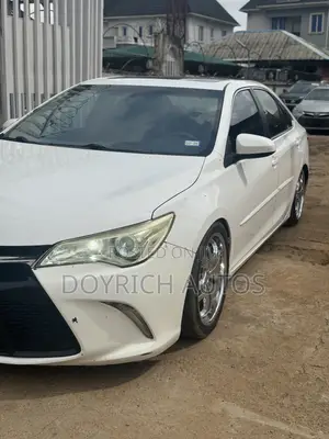Toyota Camry XSE 4dr Sedan (2.5L 4cyl 6A) 2015 White