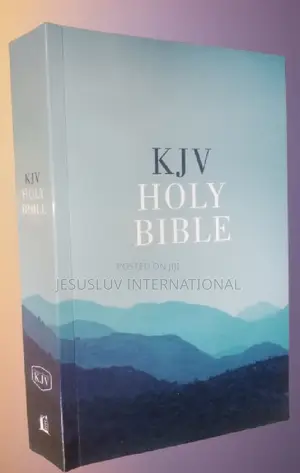 Holy Bible: KJV Value Outreach and Easy to Read