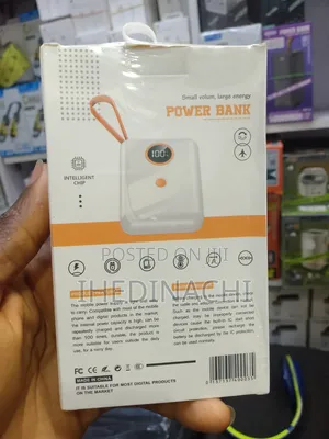 Fast Charging 10,000mah Oled Power Bank With iPhone Type C Cords