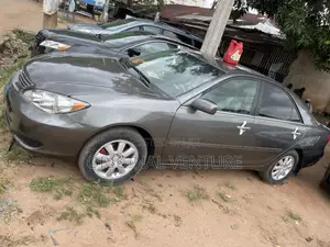 Toyota Camry SE V6 4dr Sedan (3.3L 6cyl 5A) 2004 Gray
