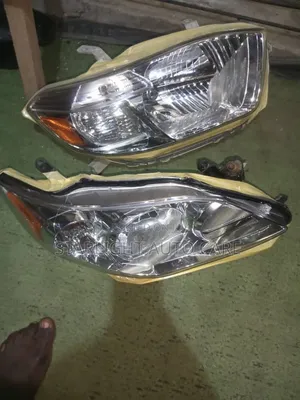 Headlights Toyota Corolla 2011 Passenger Side Available
