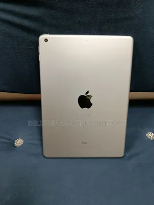 Apple iPad 9.7 32 GB Gray