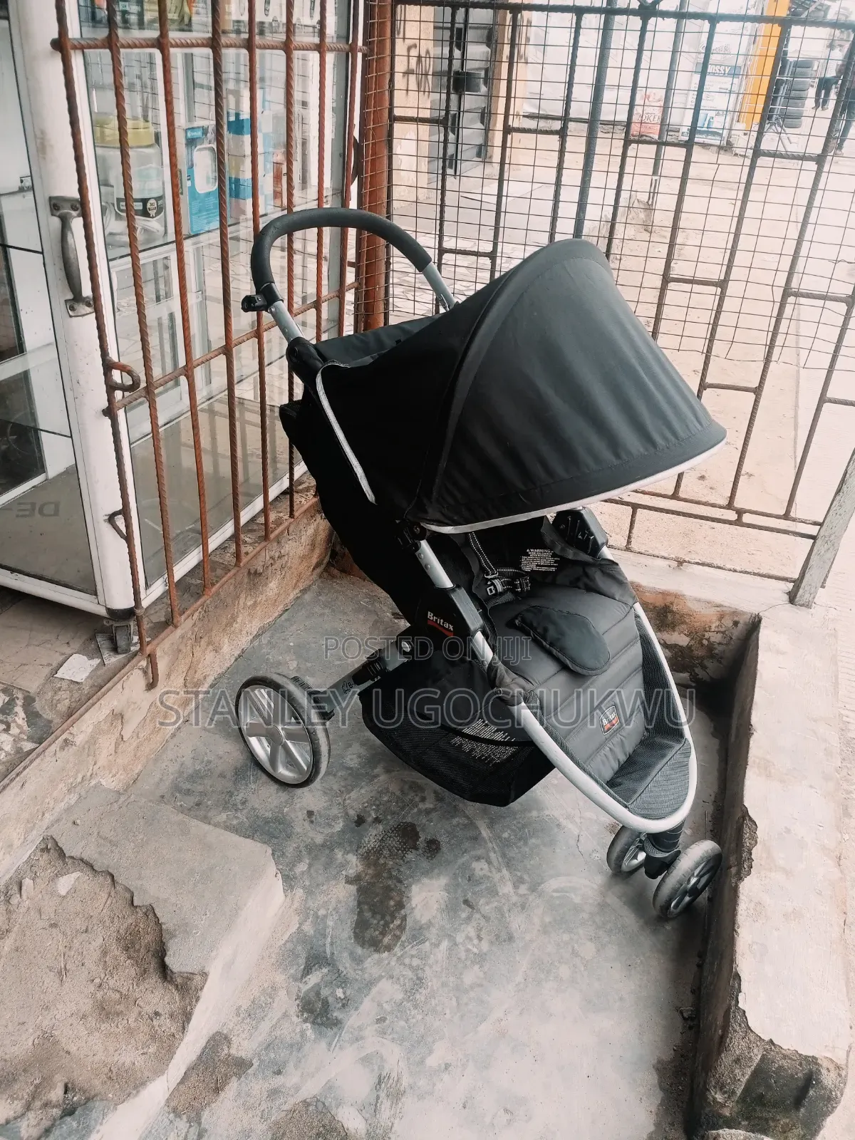 Neatly Used Britax Baby Stroller in Good Condition