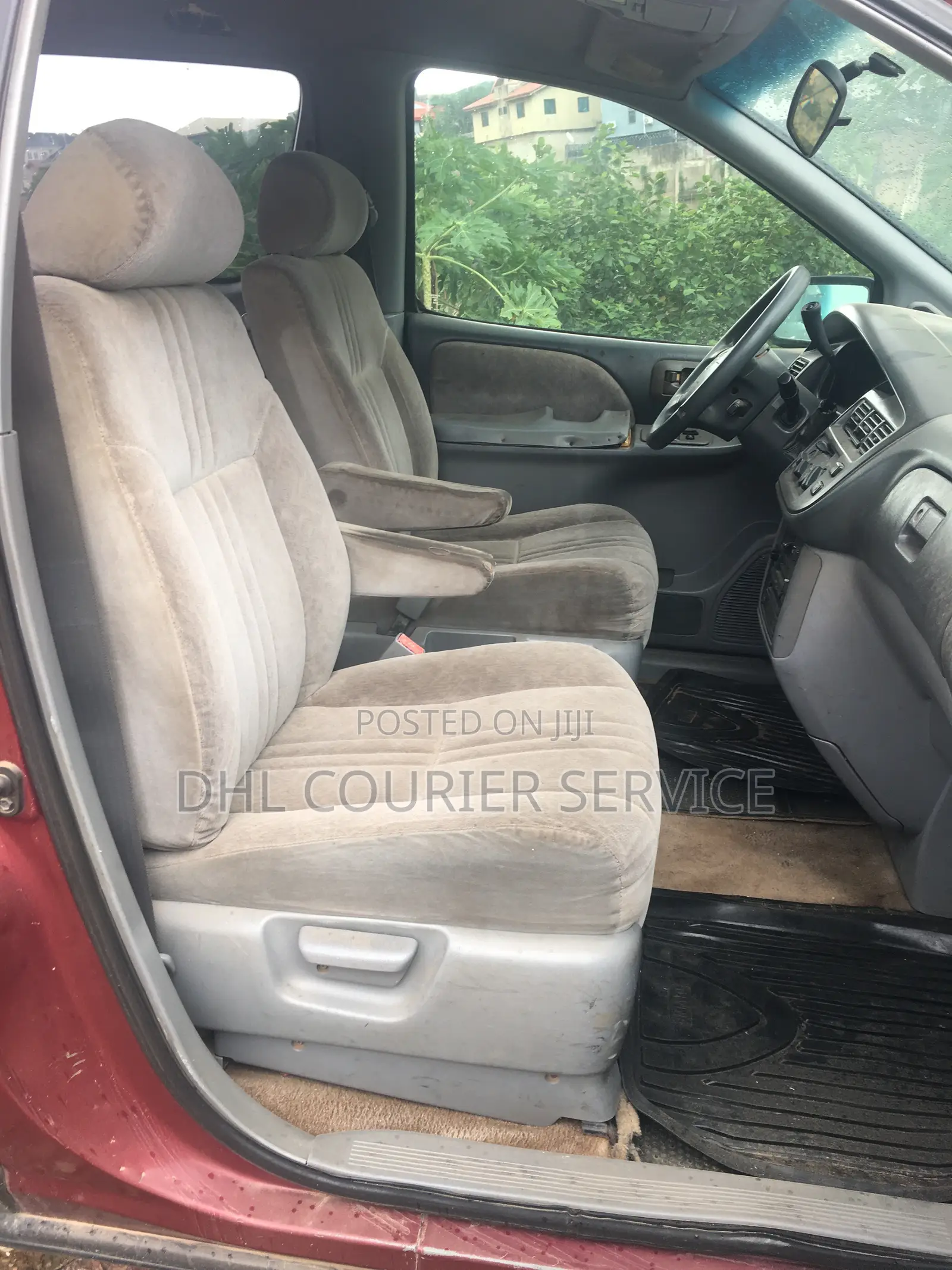 Toyota Sienna 2000 Red