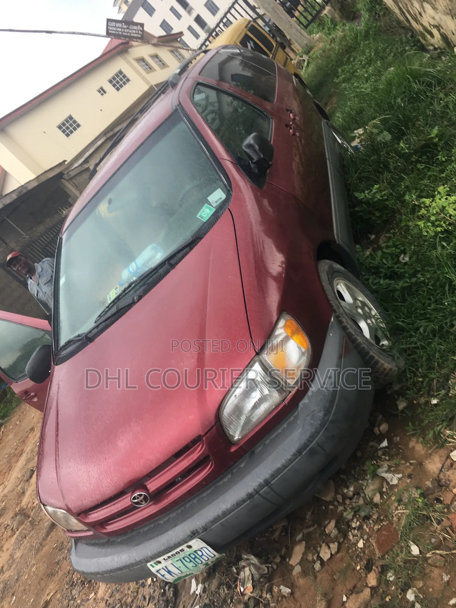 Toyota Sienna 2000 Red