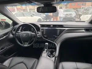 Toyota Camry 2019 Blue