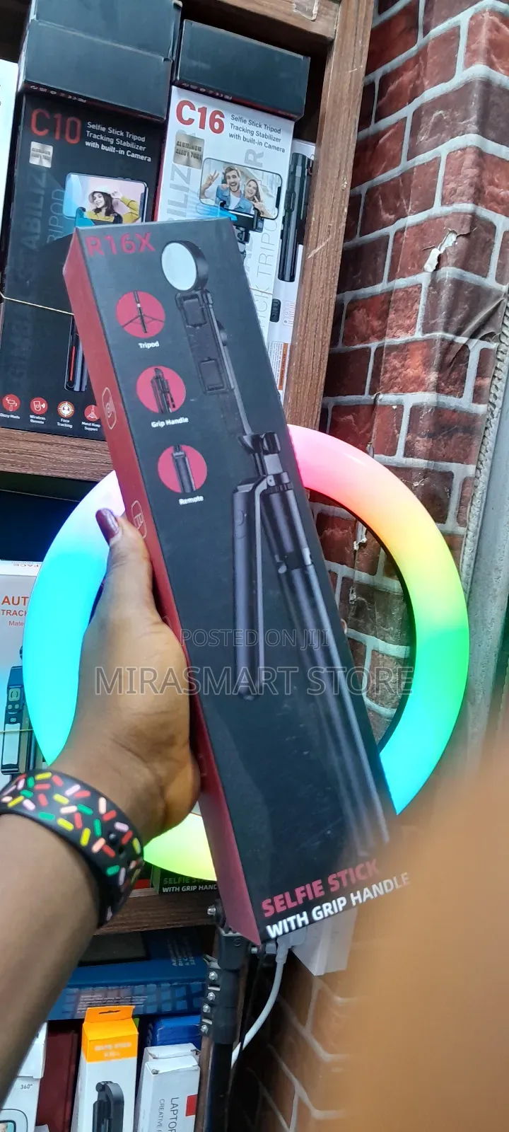 R16x Selfie Stick With Grip Handle