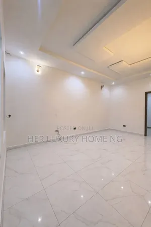 1bdrm Apartment in Royal Pine Estate, Lekki for rent
