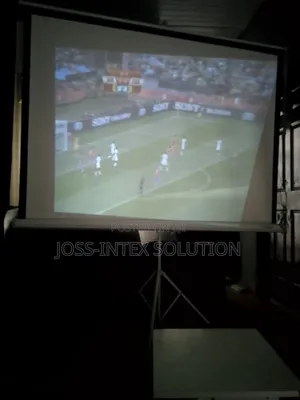 Projector With Screen for Rent