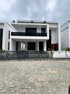 5bdrm Duplex in Chevron for sale