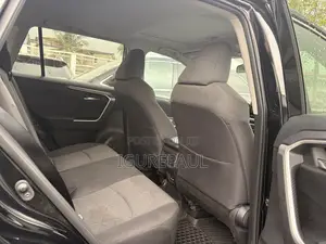 Toyota RAV4 XLE AWD 2020 Black