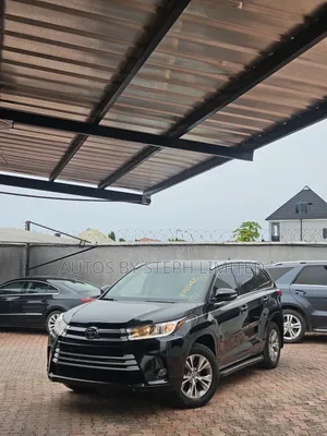 Toyota Highlander LE Plus V6 4x4 (3.5L 6cyl 6A) 2016 Black