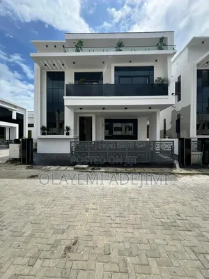 5bdrm Duplex in Chevron for sale