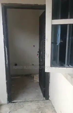 3bdrm Block of Flats in Refinery Road, Warri for rent