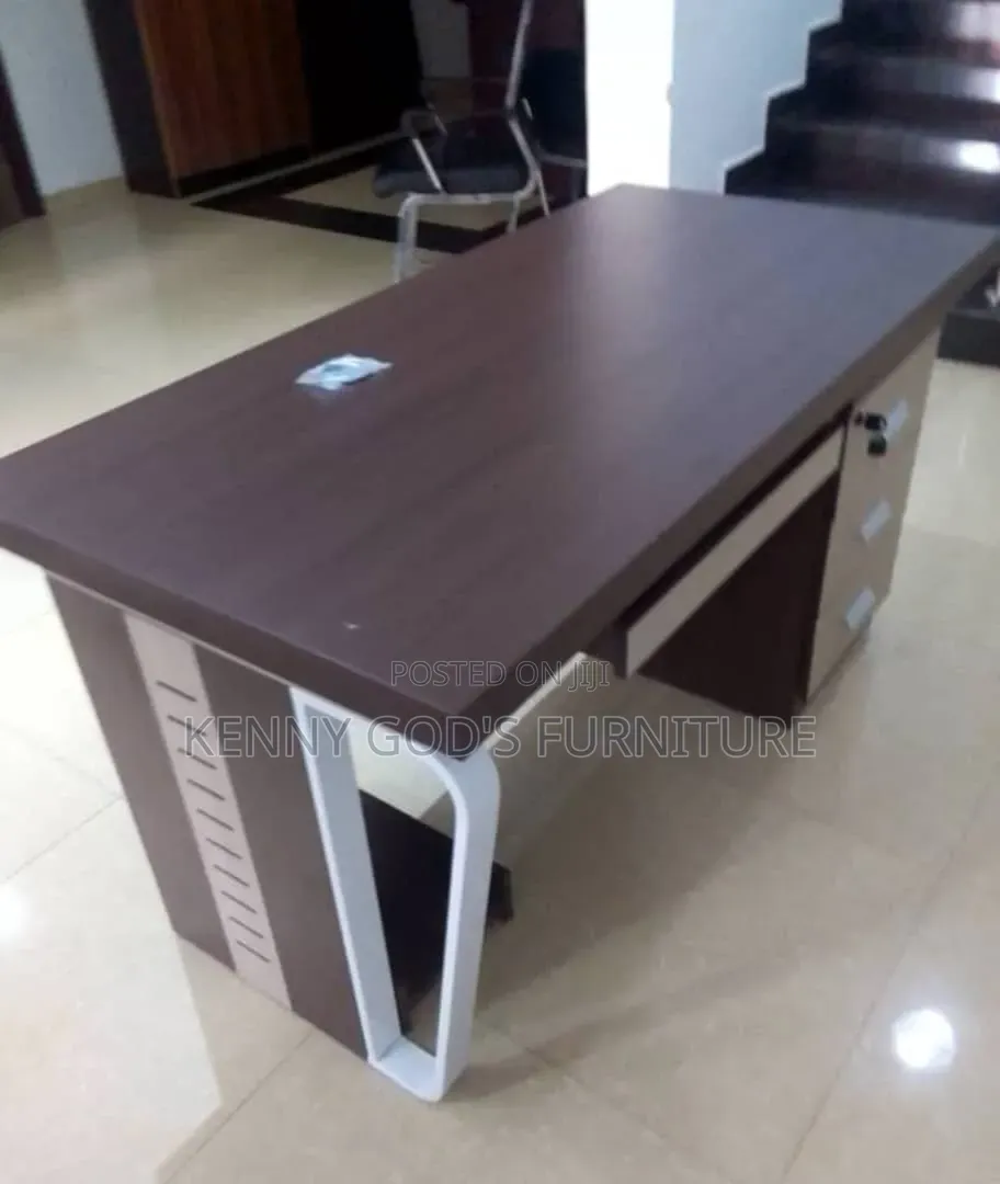 Supper Executive Office Table. 1.4mitre