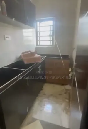 1bdrm Block of Flats in Ugbomro, Warri for rent