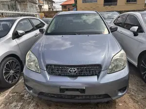 Toyota Matrix Hatchback FWD (1.8L 4cyl 5M) 2005 Blue