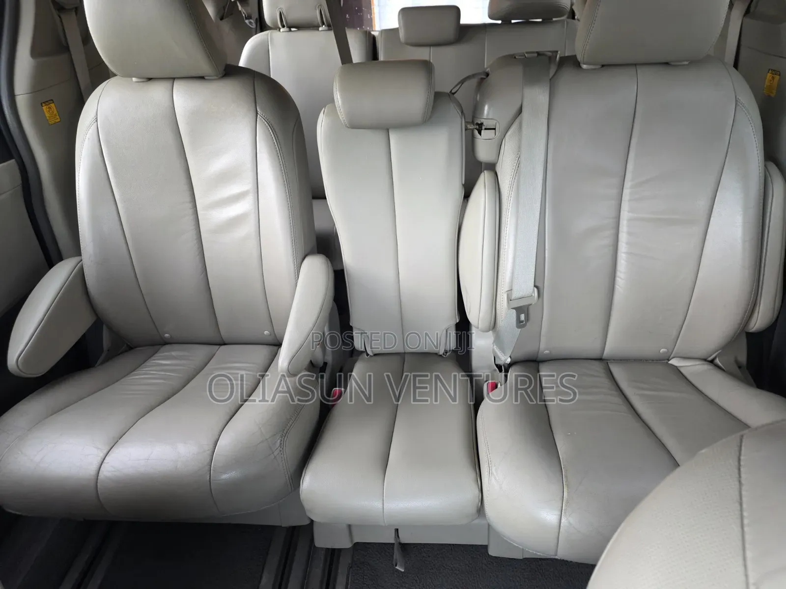 Toyota Sienna 2012 Black