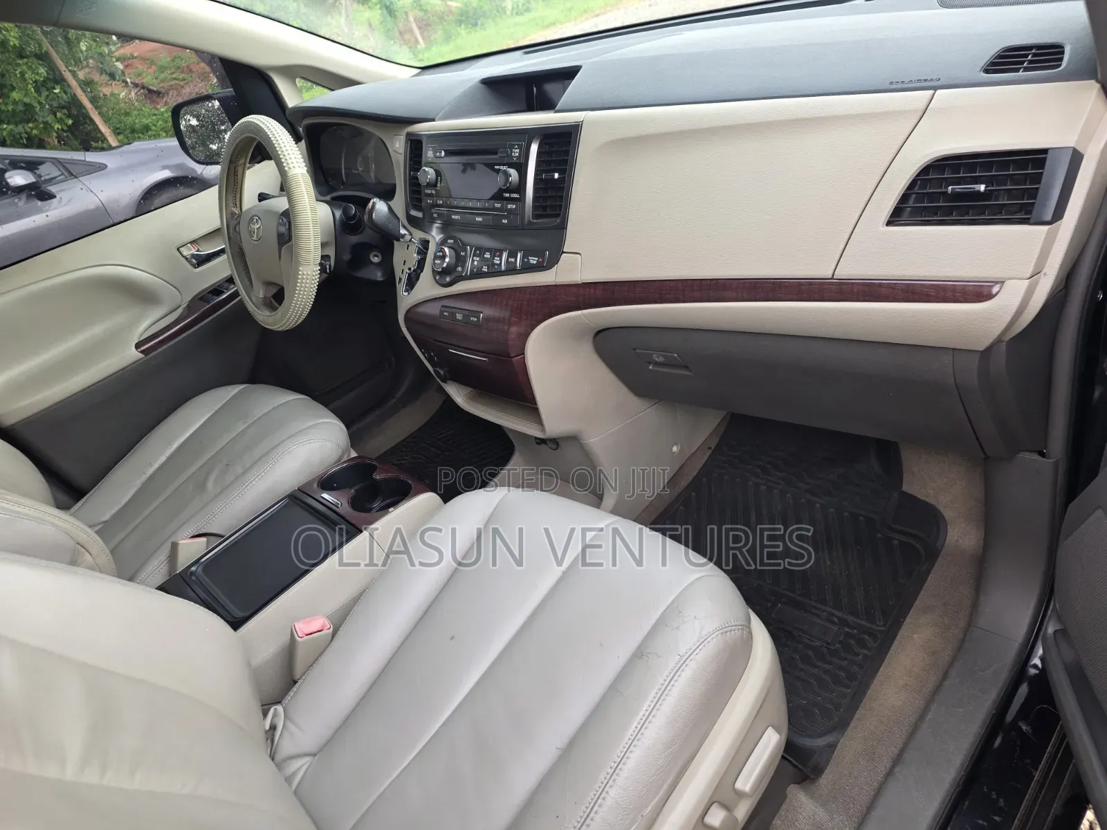 Toyota Sienna 2012 Black