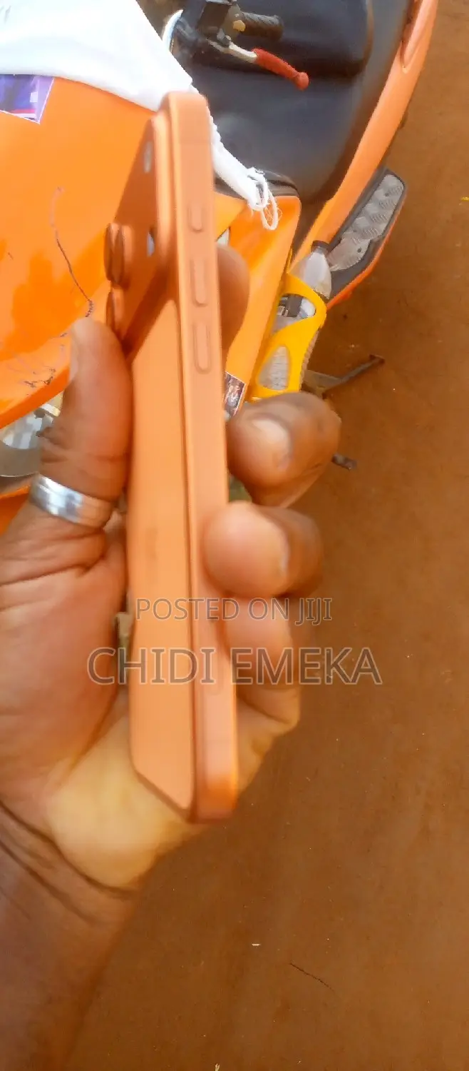 Suzuki Burgman 2019 Orange