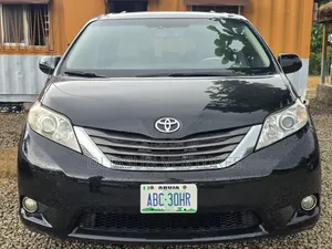Toyota Sienna 2012 Black