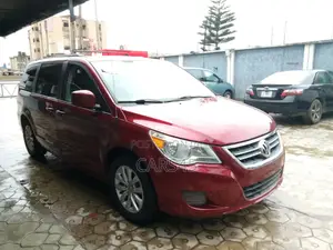 Volkswagen Routan 2014 Red