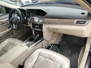 Mercedes-Benz E350 Base 4Matic Sedan AWD (3.5L 6cyl 7A) 2014 Blue