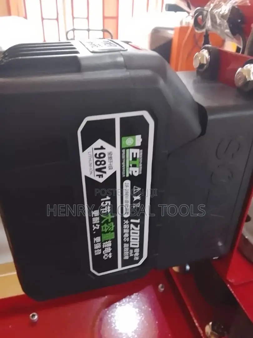 Battery Powered Industrial Screeding Plastering Machine
