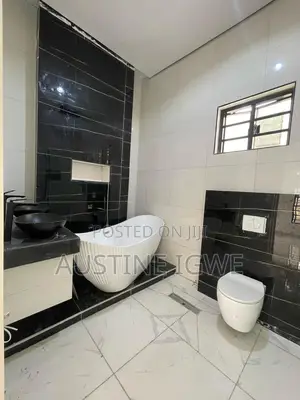 Furnished 5bdrm House in Ilaje / Lekki for sale
