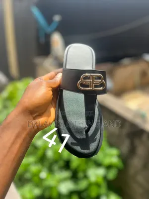 Delaw Footwears