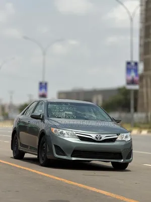 Toyota Camry LE 4dr Sedan (2.5L 4cyl 6A) 2013 Gray