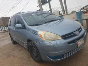 Toyota Sienna 2005 Blue