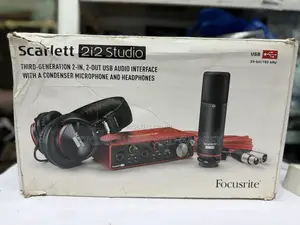Focusrite Scarlett 2i2 Studio Bundle 3rd Gen (Used)