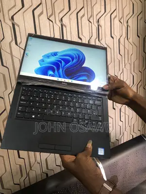 New Laptop Dell Latitude 7390 8GB Intel Core i5 SSD 256GB