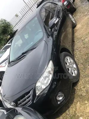 Toyota Corolla L 4dr Sedan (1.8L 4cyl 5M) 2012 Black