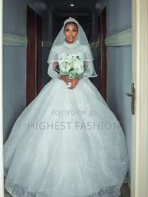 Wedding Gown With Veil - Style 823