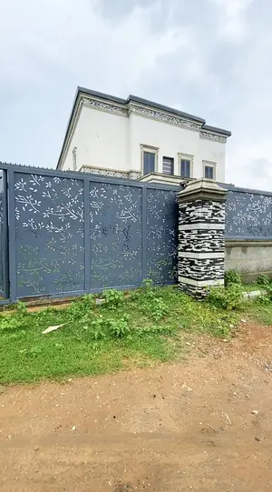 4bdrm Penthouse in Seman Metropolis, Sabon Lugbe for sale