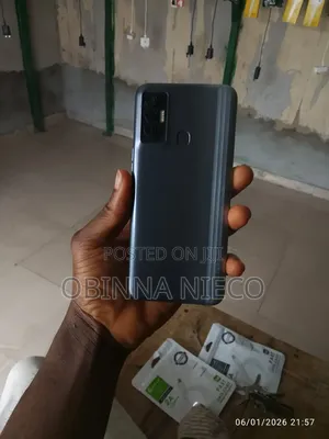 Tecno Camon 18i 128 GB Blue