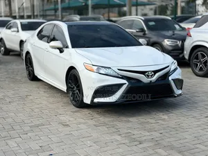 Toyota Camry XSE 2023 White
