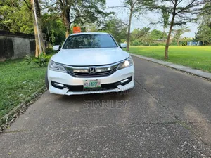 Honda Accord Sport 4dr Sedan FWD (2.4L 4cyl 2A) 2016 White