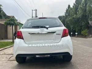 Toyota Yaris SE Hatchback 5dr 2015 White