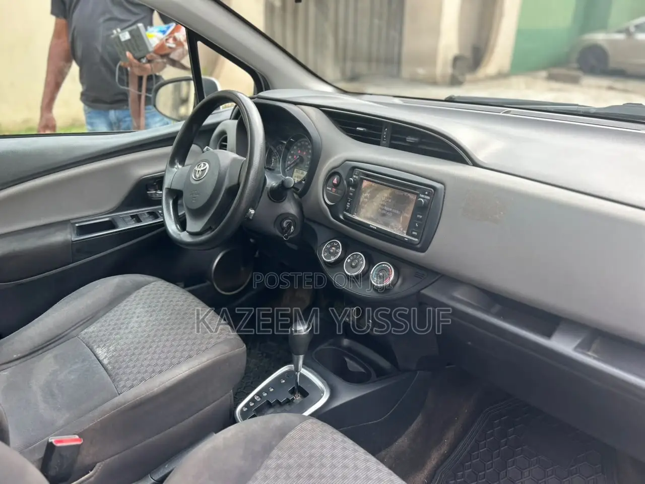 Toyota Yaris SE Hatchback 5dr 2015 White