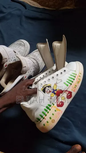 Shoes for Sale ,But the Laces and the Carton Are No More
